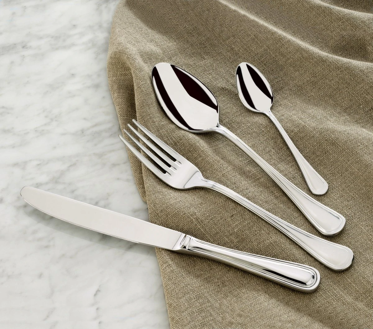 Amefa Rossini 66 Delige Bestekset - Uitgebreide Complete Set Inclusief Serveer Bestek En Vismessen - 6 Personen 2 Amefa Rossini 66 Delige Bestekset - Uitgebreide Complete Set Inclusief Serveer Bestek En Vismessen - 6 Personen - Image 2