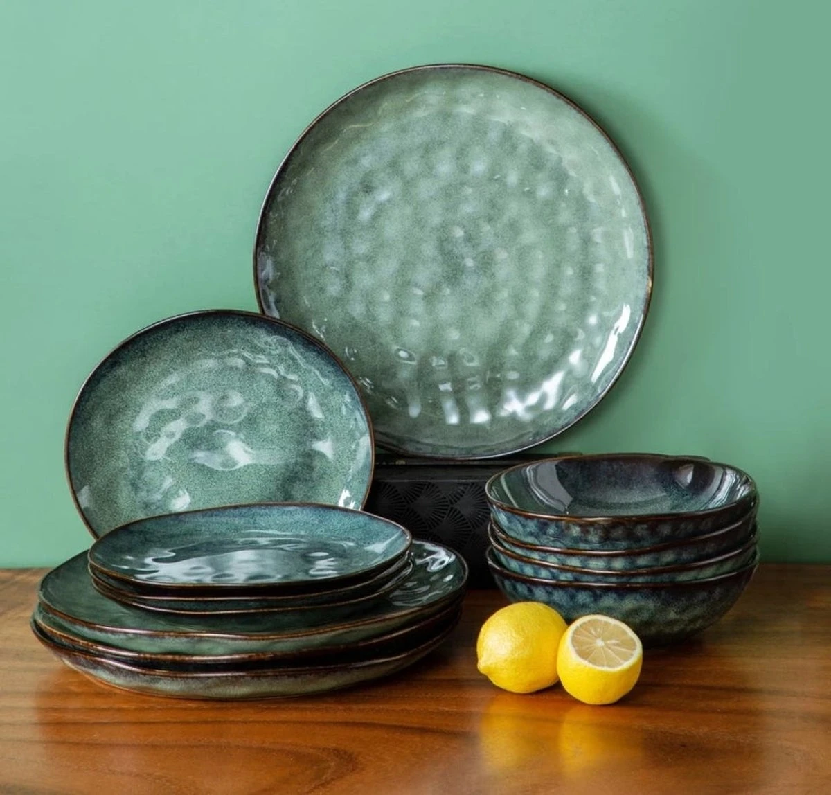 Serviesset 8 Personen - 24 Delig - Handgemaakt Keramiek - Vancasso Groen 1 Serviesset 8 Personen - 24 Delig - Handgemaakt Keramiek - Vancasso Groen