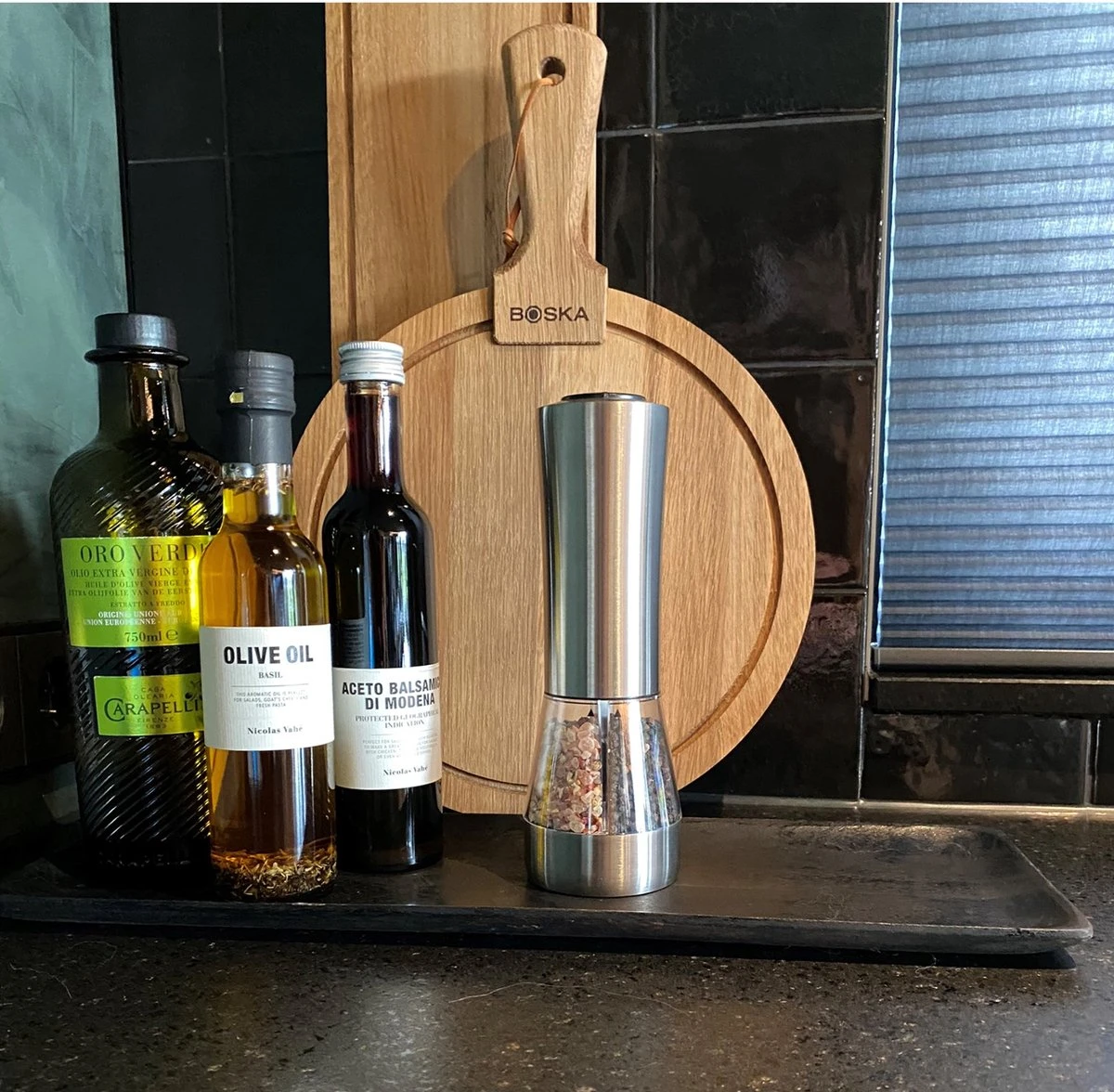 KROMS Peper En Zoutmolen Set - Peper En Zoutmolen Set Elektrisch -2 In 1 - Instelbare Maalgraad - Pepermolen - Zoutmolen - Peper En Zoutmolen Elektrisch 6 KROMS Peper En Zoutmolen Set - Peper En Zoutmolen Set Elektrisch -2 In 1 - Instelbare Maalgraad - Pepermolen - Zoutmolen - Peper En Zoutmolen Elektrisch - Image 6