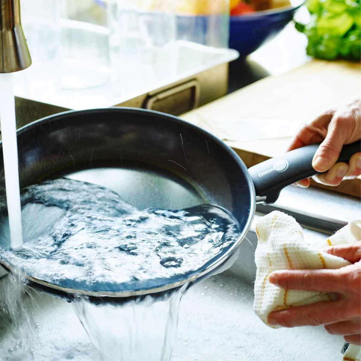 GreenPan Cambridge Koekenpan 26cm - Zwart - Inductie - PFAS-vrij 16 GreenPan Cambridge Koekenpan 26cm - Zwart - Inductie - PFAS-vrij - Image 16