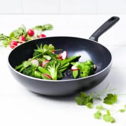 GreenPan Memphis Keramische Wokpan - Ø 28 Cm - PFAS-vrij 28 GreenPan Memphis Keramische Wokpan - Ø 28 Cm - PFAS-vrij -Beste Keuken Serie Winkel 1200x1200 272