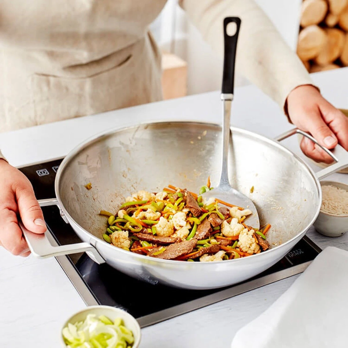 Demeyere Industry 5 RVS Wokpan – Wokpan Inductie – 30 Cm –2 Handvaten – PTFE-vrij 7 Demeyere Industry 5 RVS Wokpan – Wokpan Inductie – 30 Cm –2 Handvaten – PTFE-vrij - Image 7