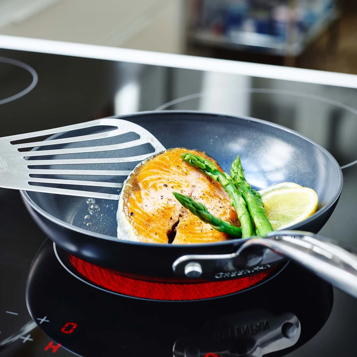 GreenPan Barcelona Infinity Pro Koekenpannenset - 3-delig - Zwart - Inductie - PFAS-vrij 17 GreenPan Barcelona Infinity Pro Koekenpannenset - 3-delig - Zwart - Inductie - PFAS-vrij - Image 17