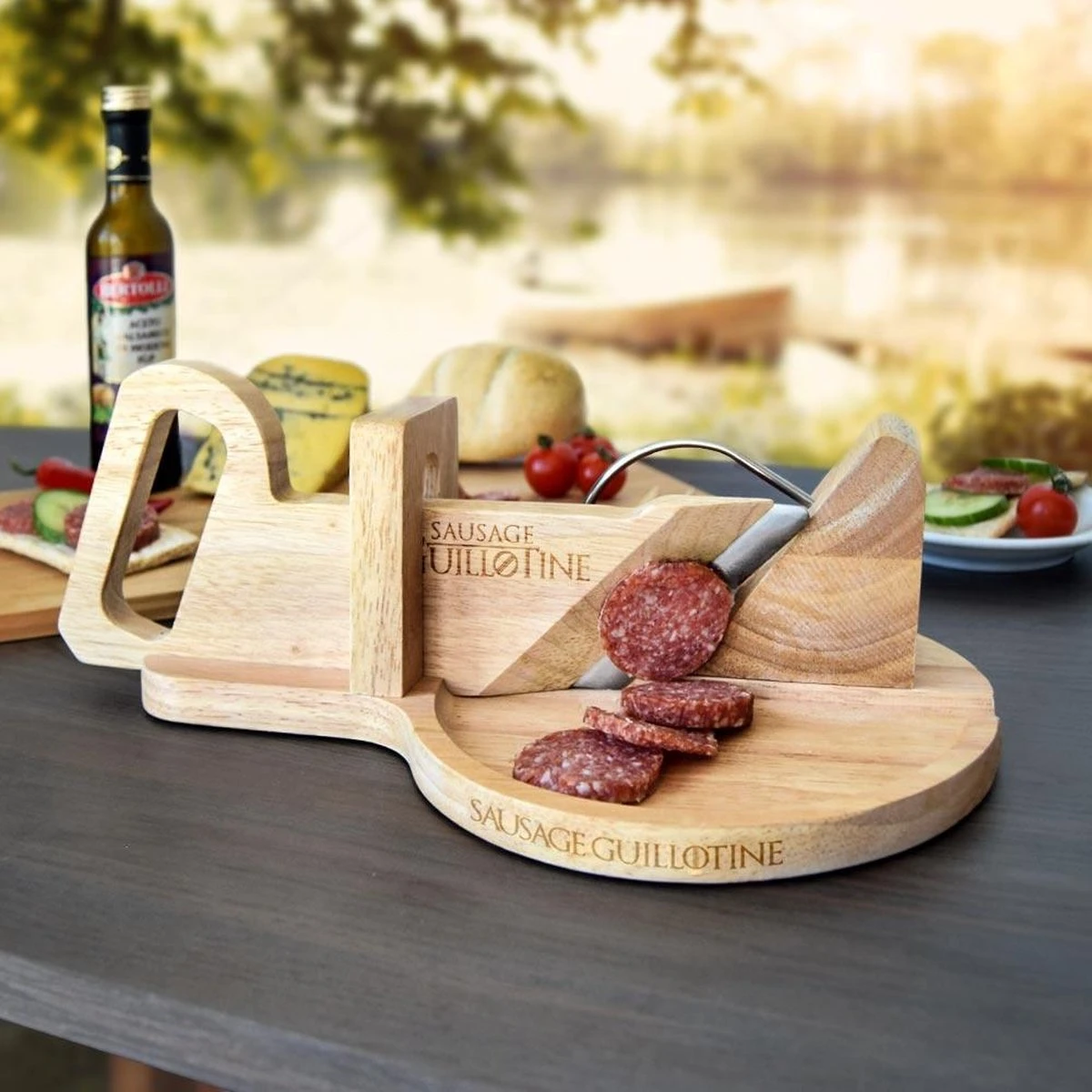 MikaMax Worst Guillotine - Worstsnijder - Worst Snijplank - Sausage Guillotine - Makkelijk Schoon Te Maken - RVS Mes - Bamboe - 30 X 19cm 5 MikaMax Worst Guillotine - Worstsnijder - Worst Snijplank - Sausage Guillotine - Makkelijk Schoon Te Maken - RVS Mes - Bamboe - 30 X 19cm - Image 5