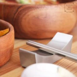 House Of Husk 1 Persoons Chopstick Lepel Set - 1 Paar Metalen Koreaanse Eetstokjes - Inclusief Eetlepel En Houder - RVS - Metaal - Eetstokjes - Koreaans - Vaatwasserbestendig - Sushi Chopsticks - Noodles - Zilver 9 House Of Husk 1 Persoons Chopstick Lepel Set - 1 Paar Metalen Koreaanse Eetstokjes - Inclusief Eetlepel En Houder - RVS - Metaal - Eetstokjes - Koreaans - Vaatwasserbestendig - Sushi Chopsticks - Noodles - Zilver -Beste Keuken Serie Winkel 1200x1200 79