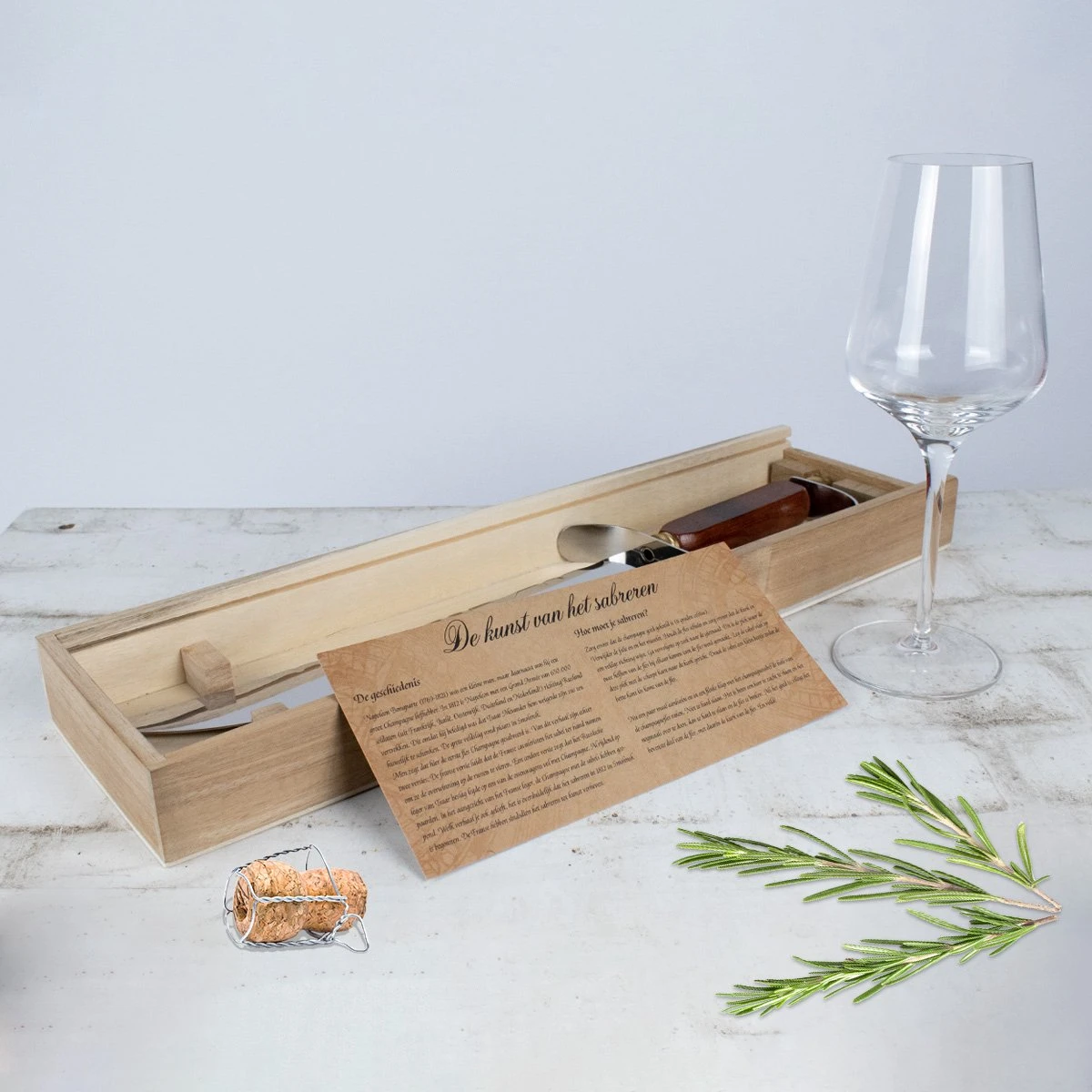 Dymund® Sabreer Sabel - RVS - Professioneel Champagnesabel - Incl. Bewaardoos - 44,5 Cm 7 Dymund® Sabreer Sabel - RVS - Professioneel Champagnesabel - Incl. Bewaardoos - 44,5 Cm - Image 7