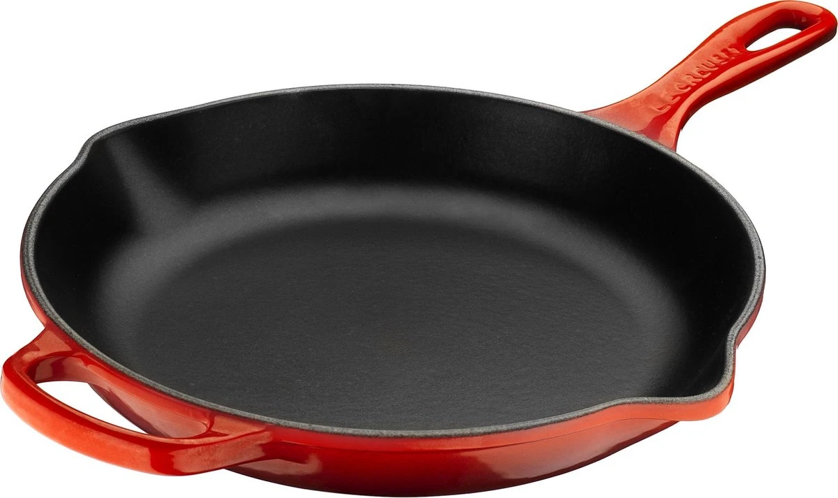 Le Creuset - Gietijzeren Ronde Skillet In Kersenrood 23cm 1 Le Creuset - Gietijzeren Ronde Skillet In Kersenrood 23cm
