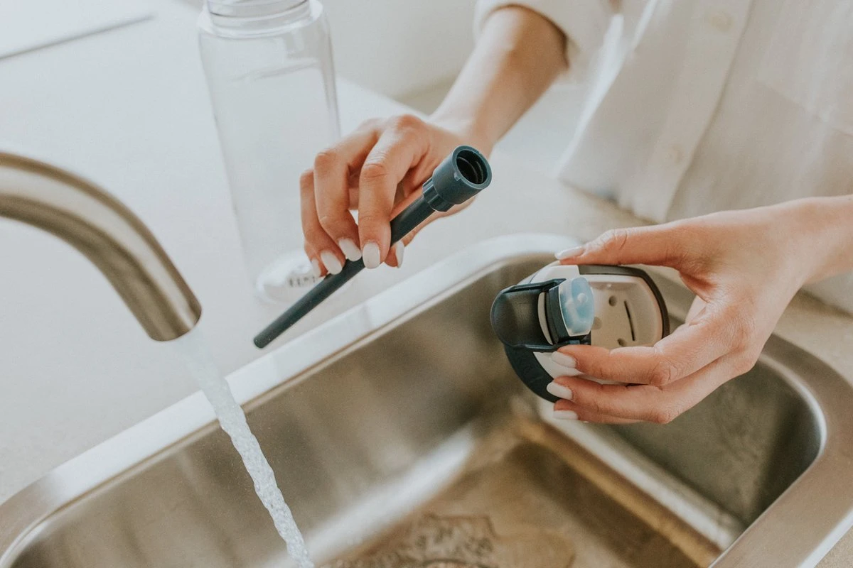 Kambukka Lagoon Drinkfles 750ml - Clear Met Geïntegreerd Rietje 12 Kambukka Lagoon Drinkfles 750ml - Clear Met Geïntegreerd Rietje - Image 12