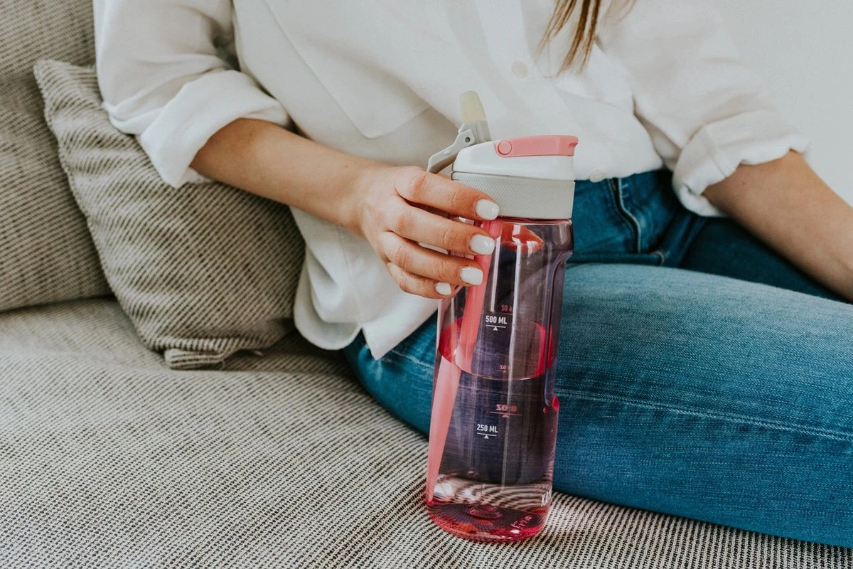 Kambukka Lagoon Drinkfles 750ml - Rose Lemonade Met Geïntegreerd Rietje 5 Kambukka Lagoon Drinkfles 750ml - Rose Lemonade Met Geïntegreerd Rietje - Image 5