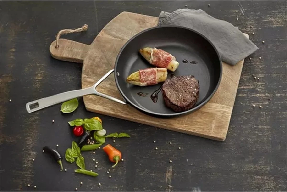 Demeyere Alu Pro Dura Glide Koekenpan - Ø 24 & Ø 28cm - Titanium 2 Demeyere Alu Pro Dura Glide Koekenpan - Ø 24 & Ø 28cm - Titanium - Image 2