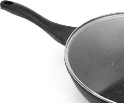 Swiss Pro+ Wokpan - Met Glazen Deksel - 28cm - Zwart 7 Swiss Pro+ Wokpan - Met Glazen Deksel - 28cm - Zwart -Beste Keuken Serie Winkel 1200x997 1