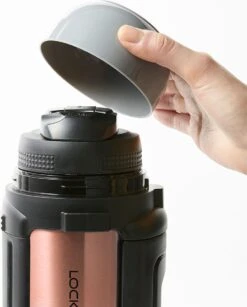 Lock&Lock Thermoskan - Isoleerkan - Thee En Koffie - Lekvrij - 1,5 Liter - RVS - Inklapbaar Handvat - Koper Roze 9 Lock&Lock Thermoskan - Isoleerkan - Thee En Koffie - Lekvrij - 1,5 Liter - RVS - Inklapbaar Handvat - Koper Roze -Beste Keuken Serie Winkel 967x1200